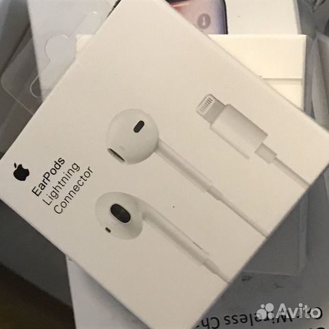 Наушники Apple EarPods с разъёмом Lightning Наушники Apple EarPods с разъёмом Lightning