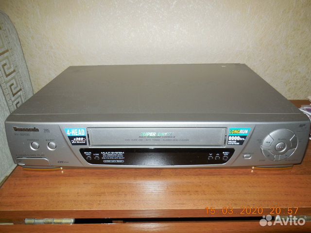 Видеомагнитофон 