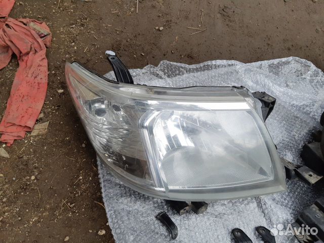 Фара правая левая Toyota Hilux 7 2004-2015 Фара правая левая Toyota Hilux 7 2004-2015