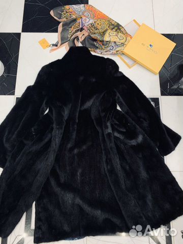 Шикарная норковая шуба и платок Etro в подарок Шикарная норковая шуба и платок Etro в подарок