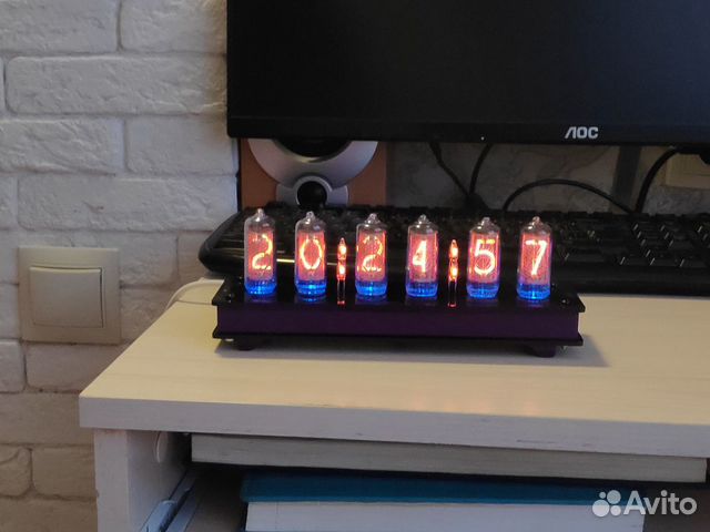 Ламповые часы на лампах ин-8-2