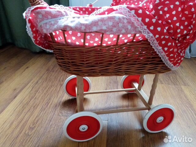 Плетёная коляска для кукол Плетёная коляска для кукол