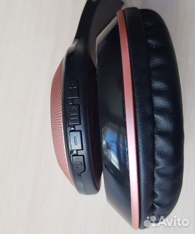 JBL Беспроводные блютуз наушники накладные JBL Беспроводные блютуз наушники накладные