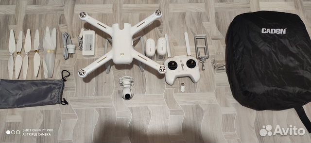 Квадрокоптер Xiaomi Mi Drone 4K с комплектом допов