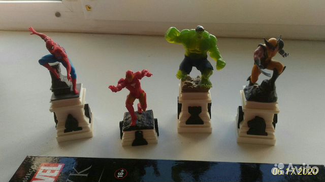 Комикс Marvel+ 4 фигурки супергероев Комикс Marvel+ 4 фигурки супергероев