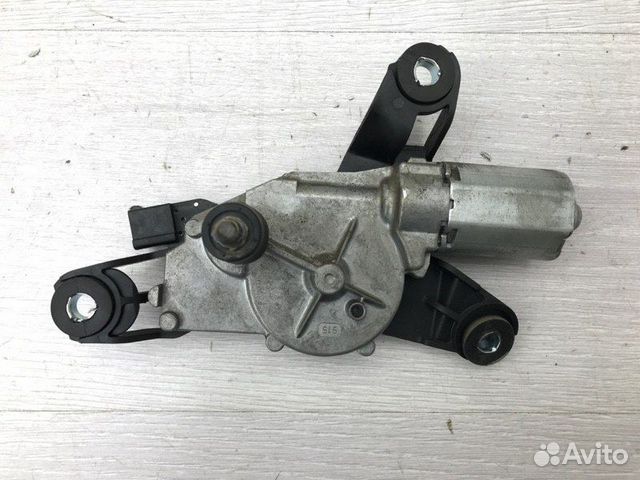 Моторчик заднего дворника Mitsubishi Colt Z34A Моторчик заднего дворника Mitsubishi Colt Z34A