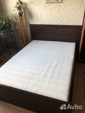 Кровать двухспальная 140х200 IKEA с матрасом и ящи Кровать двухспальная 140х200 IKEA с матрасом и ящи