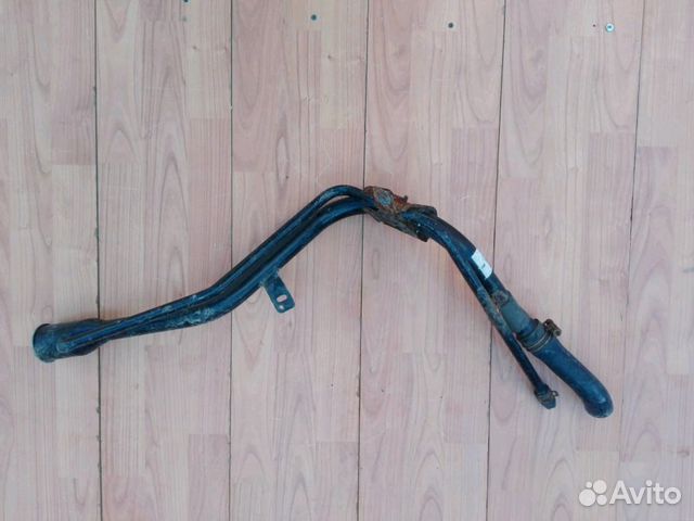 Горловина топливного бака для Mazda 3 (BK5P) Горловина топливного бака для Mazda 3 (BK5P)