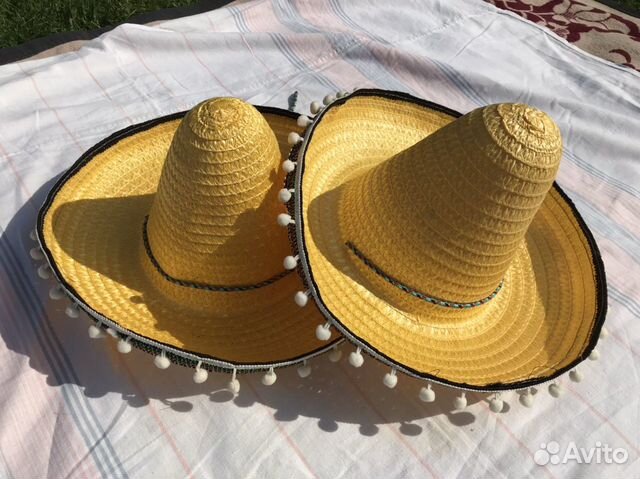 Шляпа сомбреро. Ожерелье из цветов