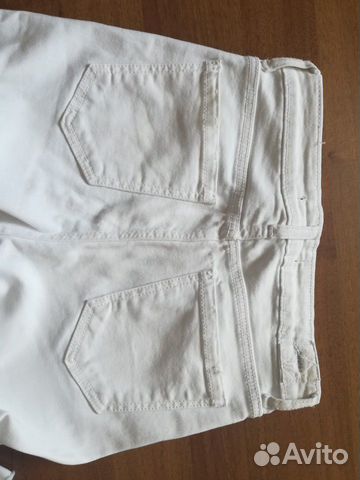 Джинсы белые Bershka, р. 32