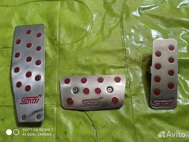 Накладки STI на педали на Subaru Impreza, Forester