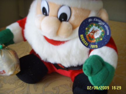 Игрушка мягкая музыкальная Дед Мороз