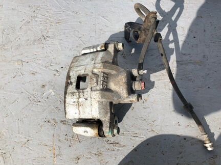 Суппорт тормозной передний правый Mitsubishi