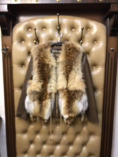 Жилет из меха лисы