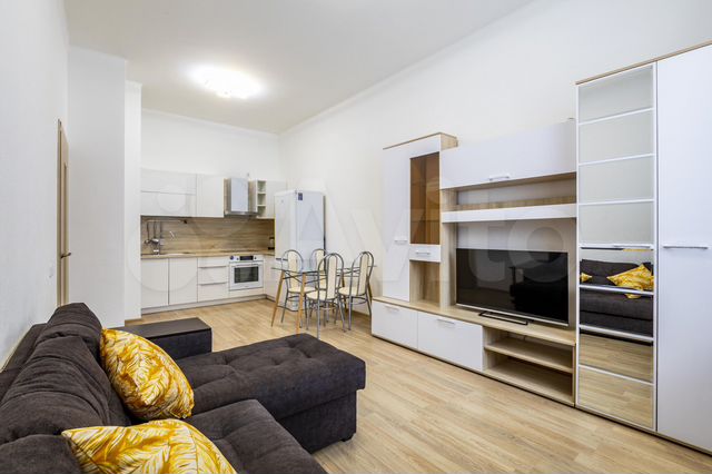 1-к. квартира, 43 м², 1/18 эт.