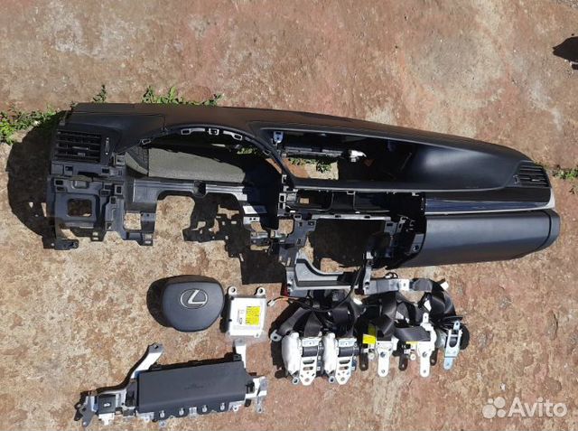 Lexus GS 2012- система безопасности