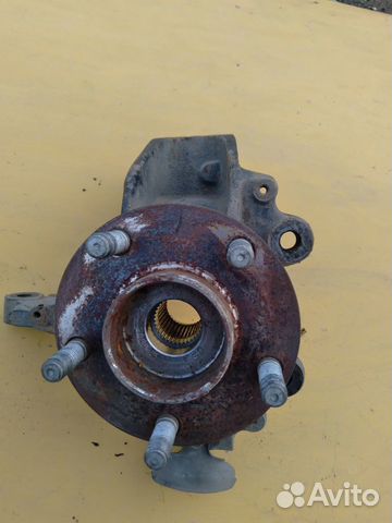 Кулак поворотный левый Ford Focus 2