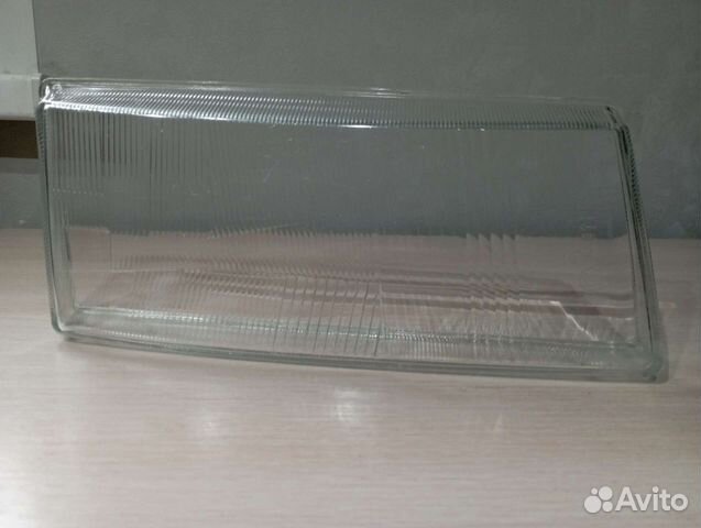 Стекло от правой фары на ваз 2110,2111,2112