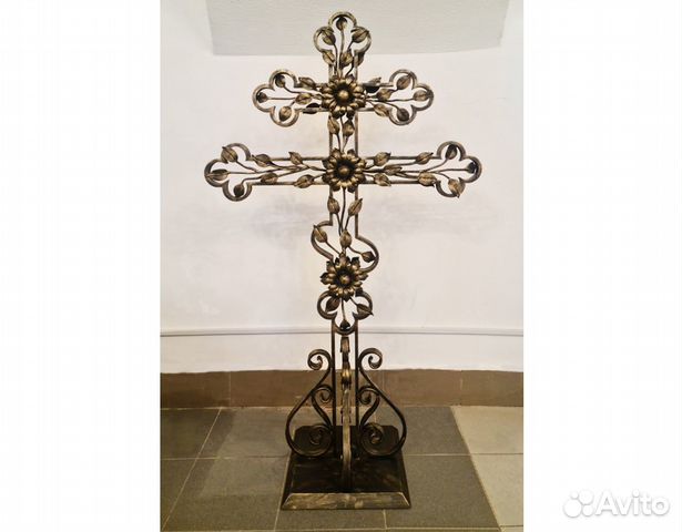 Кованый крест на могилу 015
