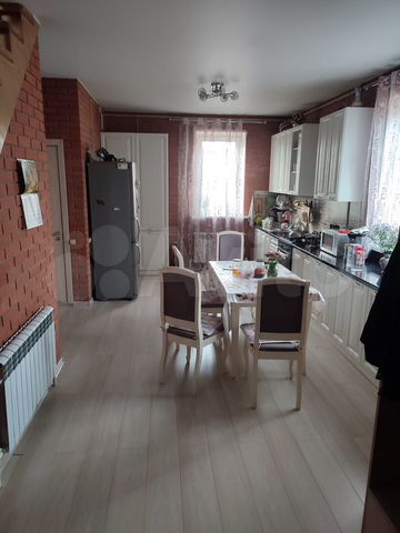 Дом 280 м² на участке 5 сот.