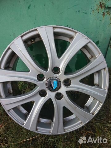 Литой диск r16