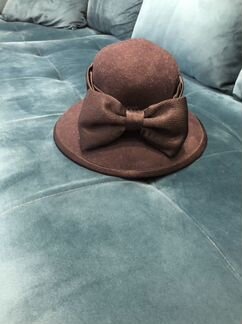 Фетровая черная шляпа