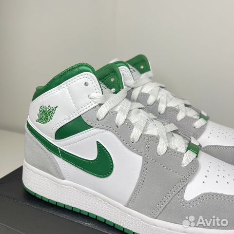 Nike Air Jordan 1 Mid White Pine Green Smoke Grey