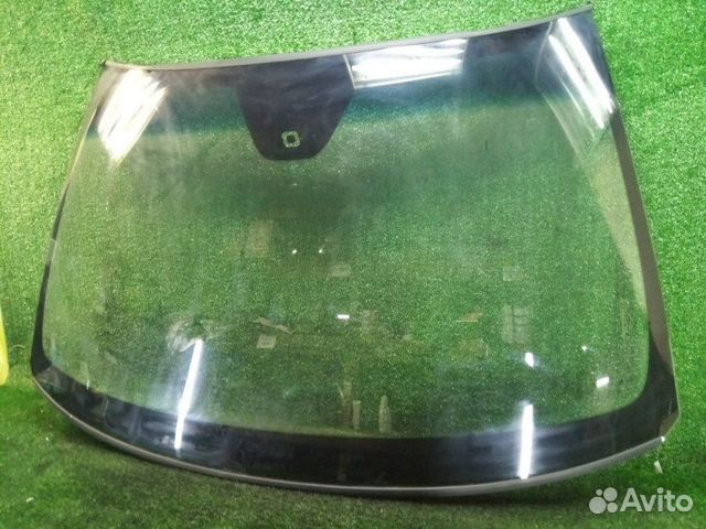 Стекло лобовое переднее Volvo V70 S60 Xc70