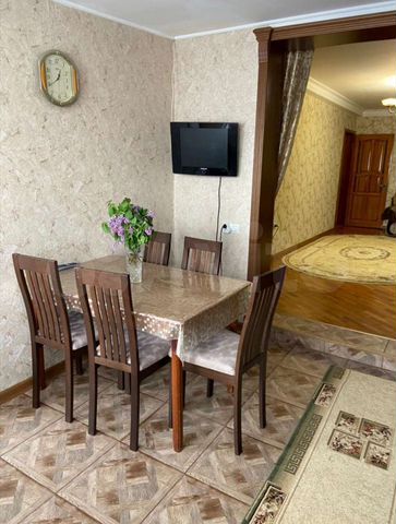 3-к. квартира, 65 м², 1/6 эт.