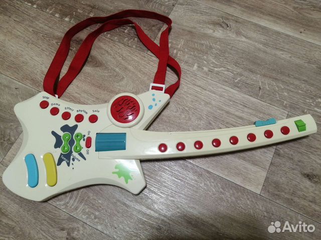 Музыкальная гитара 