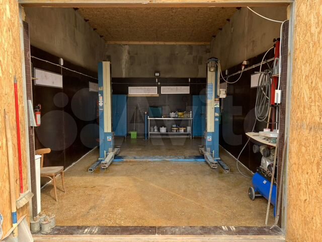 Гараж, > 30 м²