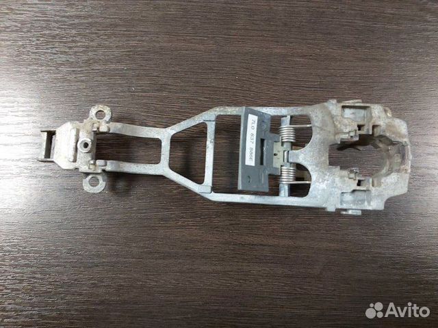 Ответная часть ручки двери передняя правая