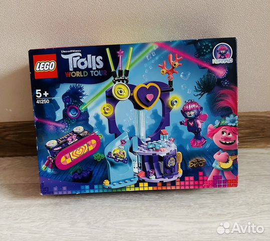 Конструктор lego Trolls Вечеринка на техно-рифе