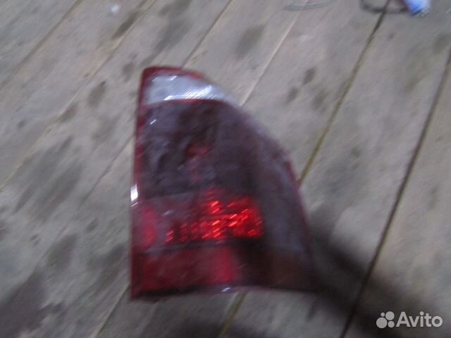 Фонарь задний правый Mitsubishi Pajero 2000-2006