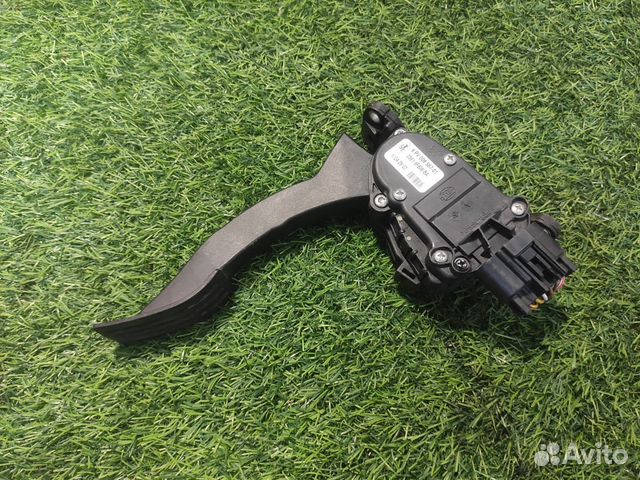 Педаль газа Ford Fusion 2000