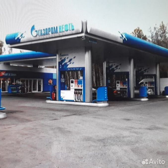 Заправки м5. Продавец на АЗС