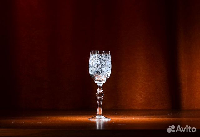Набор хрустальных рюмок на высокой ножке