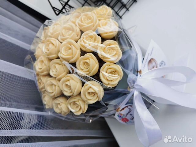 Букеты из шоколадных цветов и подарки из шоколада