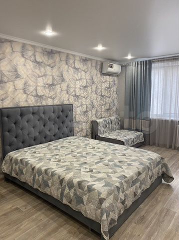 2-к. квартира, 60 м², 1/10 эт.