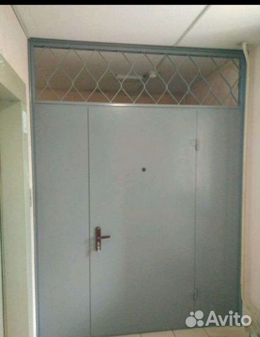 Тамбурная перегородка с решеткой