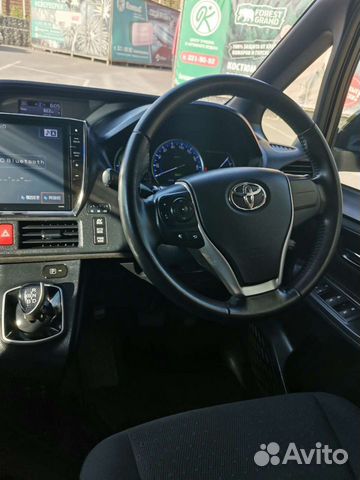 Toyota Voxy 2.0 CVT, 2015, 83 000 км