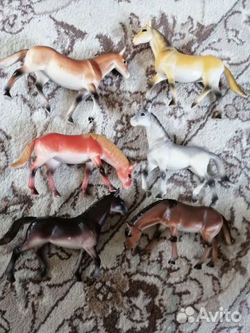 Игрушки лошадки