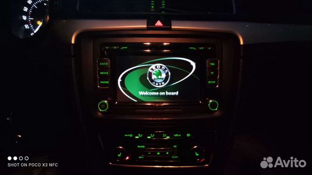 Штатная магнитола Skoda Superb 2
