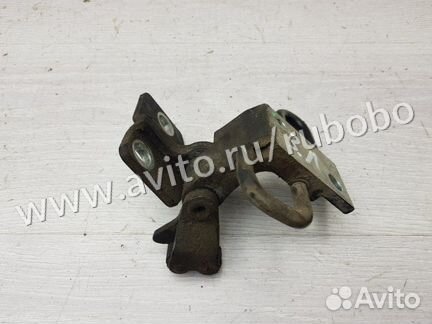 Петля задняя левая Vw Passat B6 BKP 2006