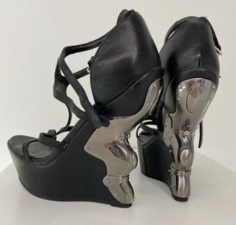 Босоножки : Alexander Macqueen