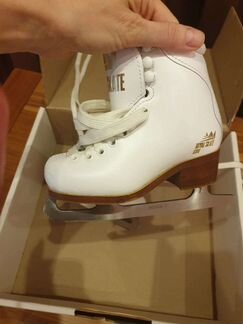 Профессиональные фигурные коньки Royal Skate