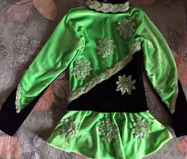 Платье для выступлений по фигурному катанию