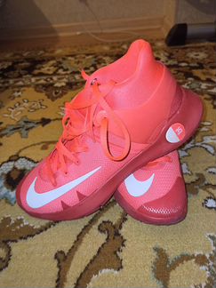 Баскетбольные кроссовки Nike