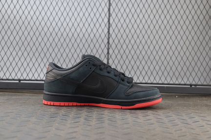 SB Dunk Low TRD QS “Pigeon”