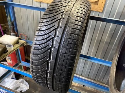 Одна Шина 235/45R19 Michelin Pilot Alpin PA4